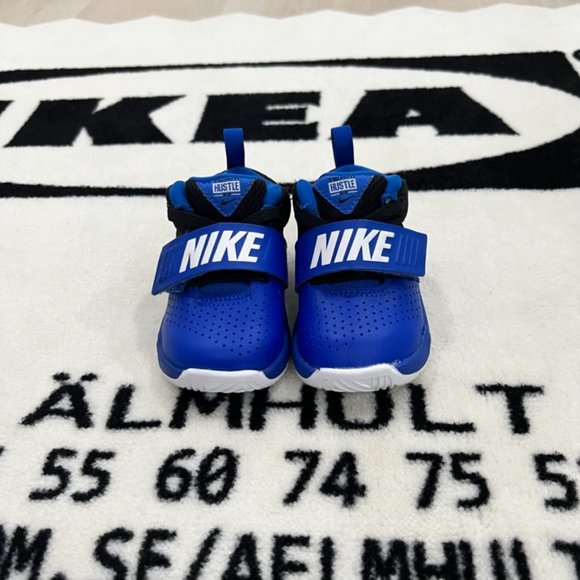 Nike Team Hustle Kids Toddler Shoe Royal Blue 881943 405 - Picture 2 of 6